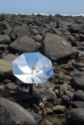 Solarkocher mit Parabolschirm