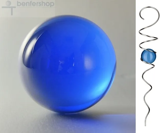 Schwebende Glaskugel in der Kugelspirale. Vollglaskugel, Farbe aquamarin.