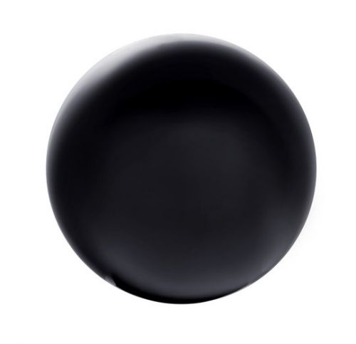 Reine Kristallglaskugel ohne Einschlüsse, Farbe schwarz.