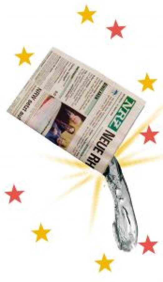 Zaubertrick wasser aus Zeitung schütten