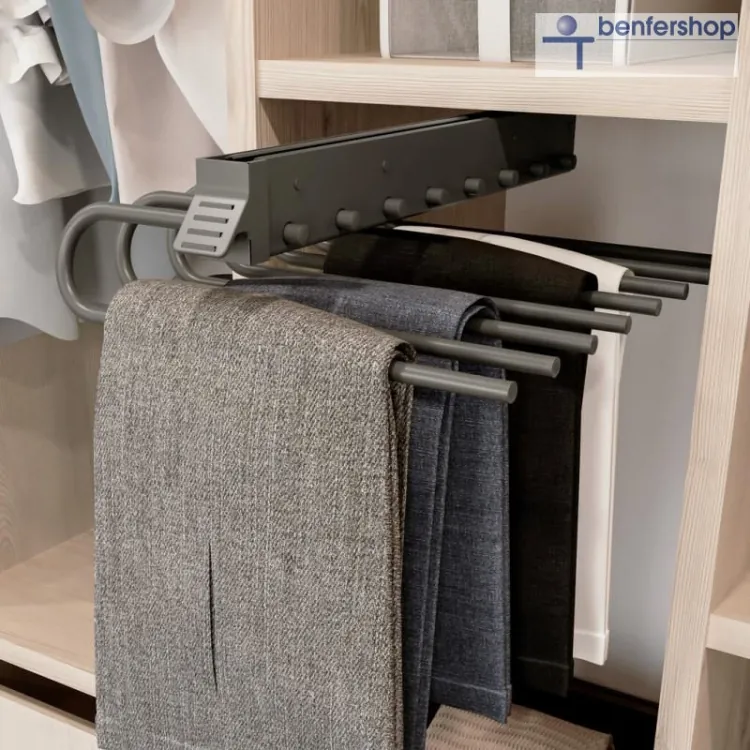 Hosenauszug für einen Kleiderschrank, Oberfläche anthrazit, titanfarben.