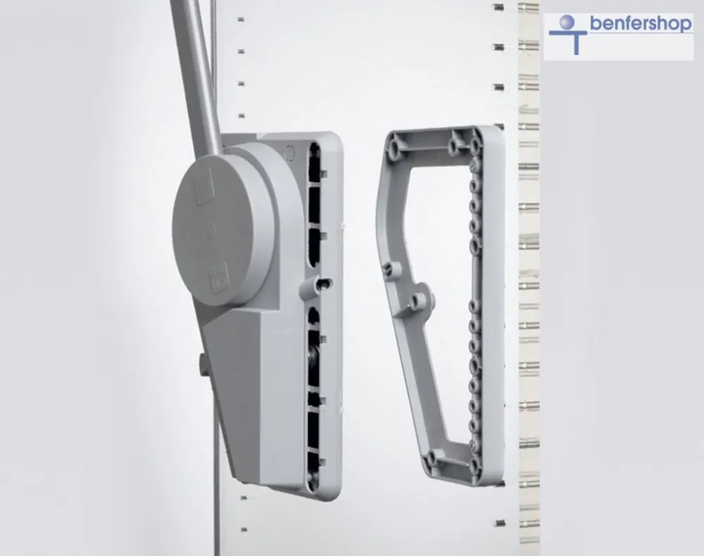 Kleiderlfift, Tragkraft einstellbar von 12 bis 20 Kg. Breite von 56 bis 90 cm. Distanzrahmen für Türeinschrung, Stärke 20 mm.