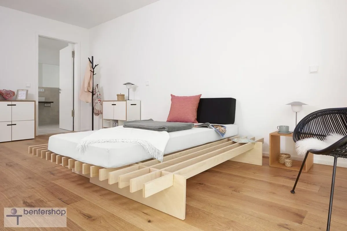 Parallelbett von Tojo, in der Beite variabel und vielseitig einsetzbar.