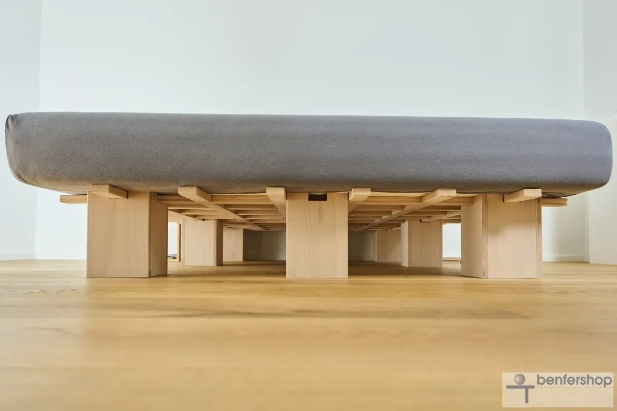 Tojo-Systembett in der Breite variabel einsetzbar