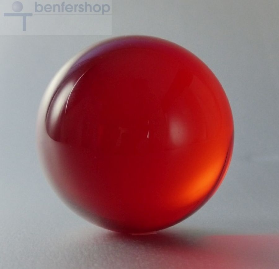 Reine Kristallglaskugel ohne Einschlüsse, Farbe rot.