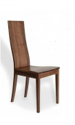 Designstuhl mit geschwungener Rückenlehne